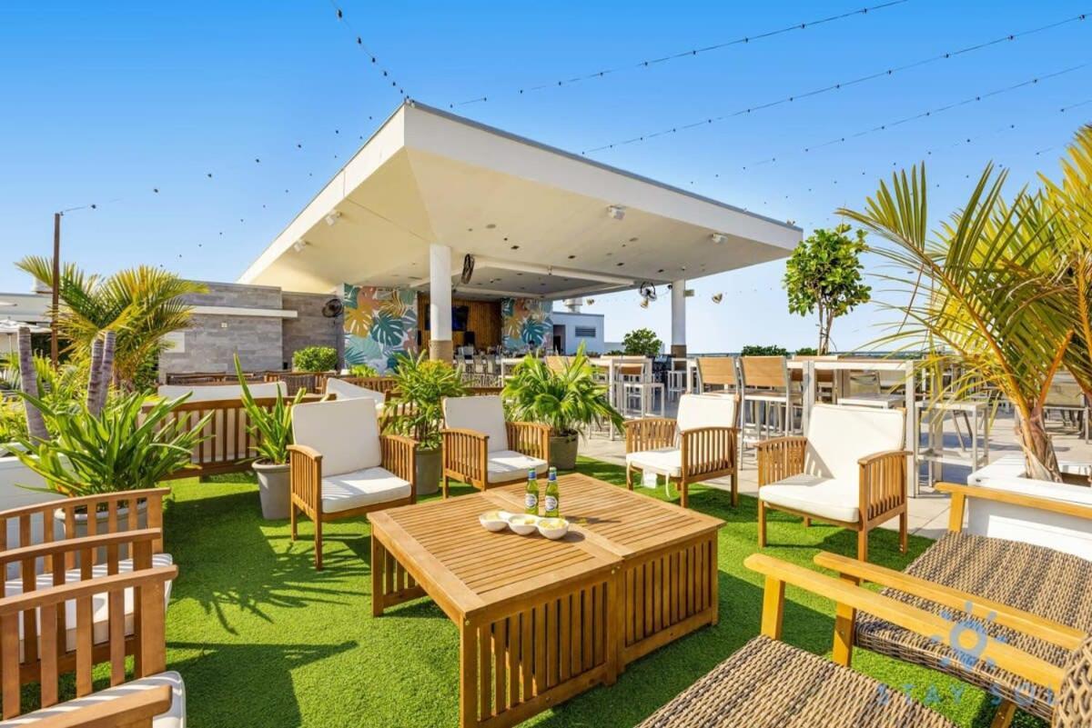 Rooftop Pool & Hot Tub - Gym - Hollywood Beach Dış mekan fotoğraf